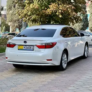 Lexus ES series, 2013