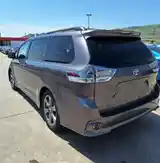 Toyota Sienna, 2017-4