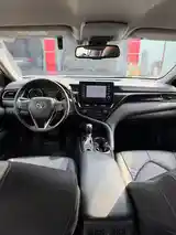 Toyota Camry, 2018-8