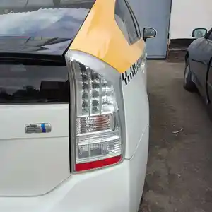 Фары от toyota prius prius