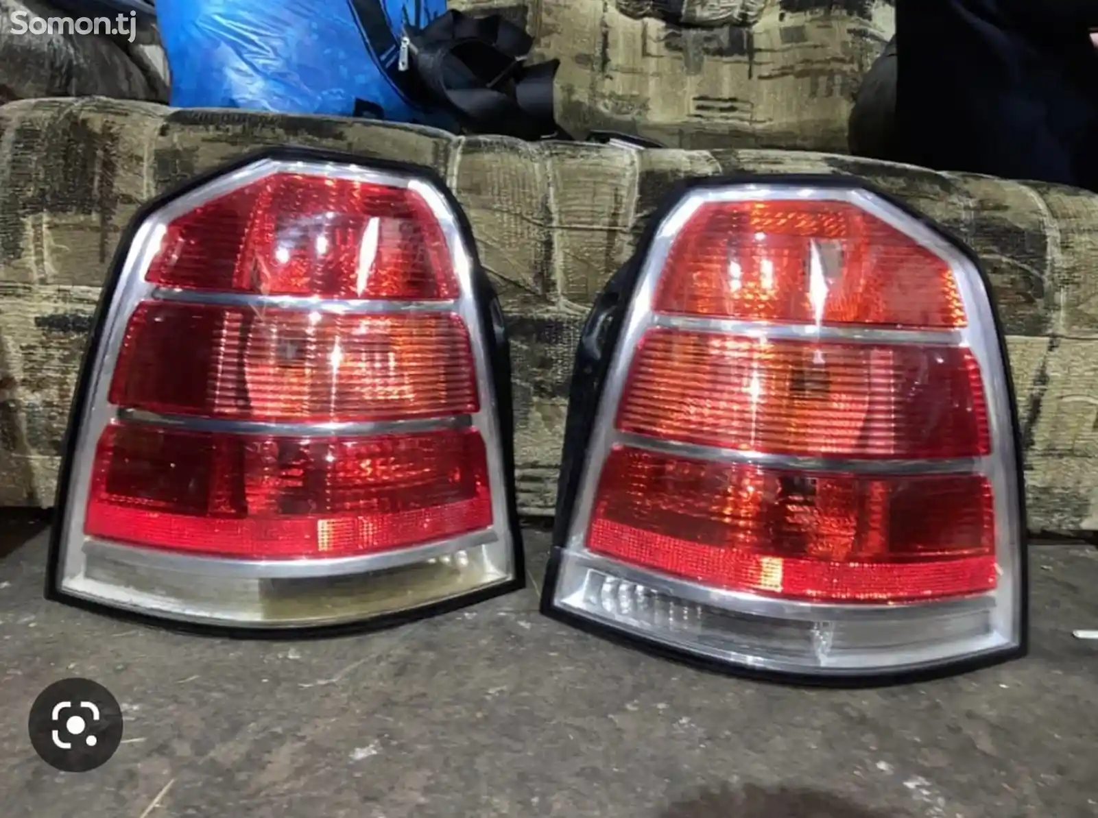 Задние фонари от Opel Zafira B-2