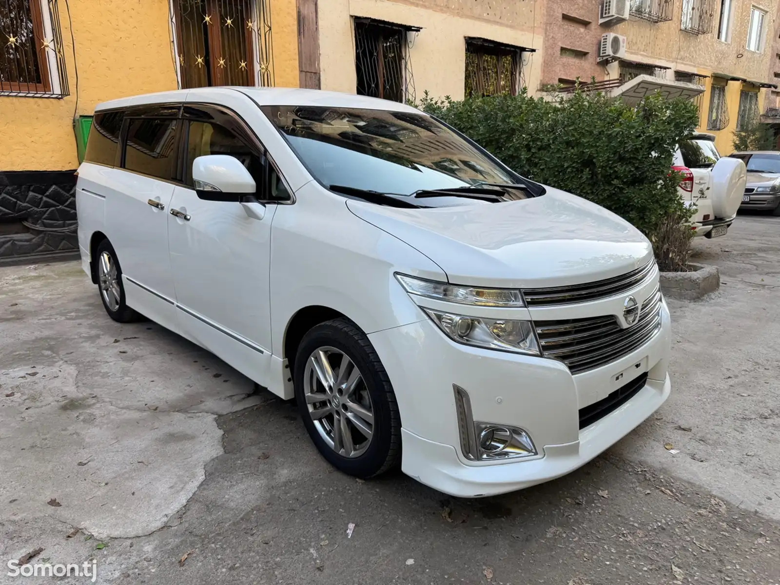 Nissan Elgrand, 2014-2