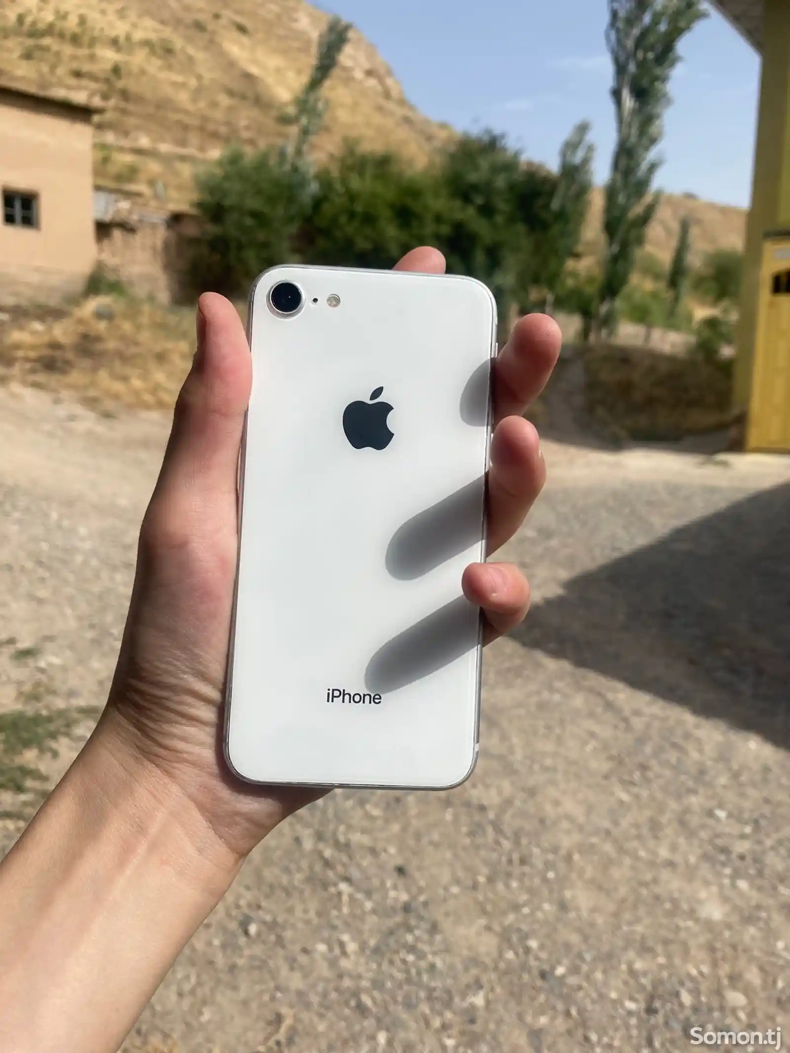 Apple iPhone 8, 64 gb, Silver-1