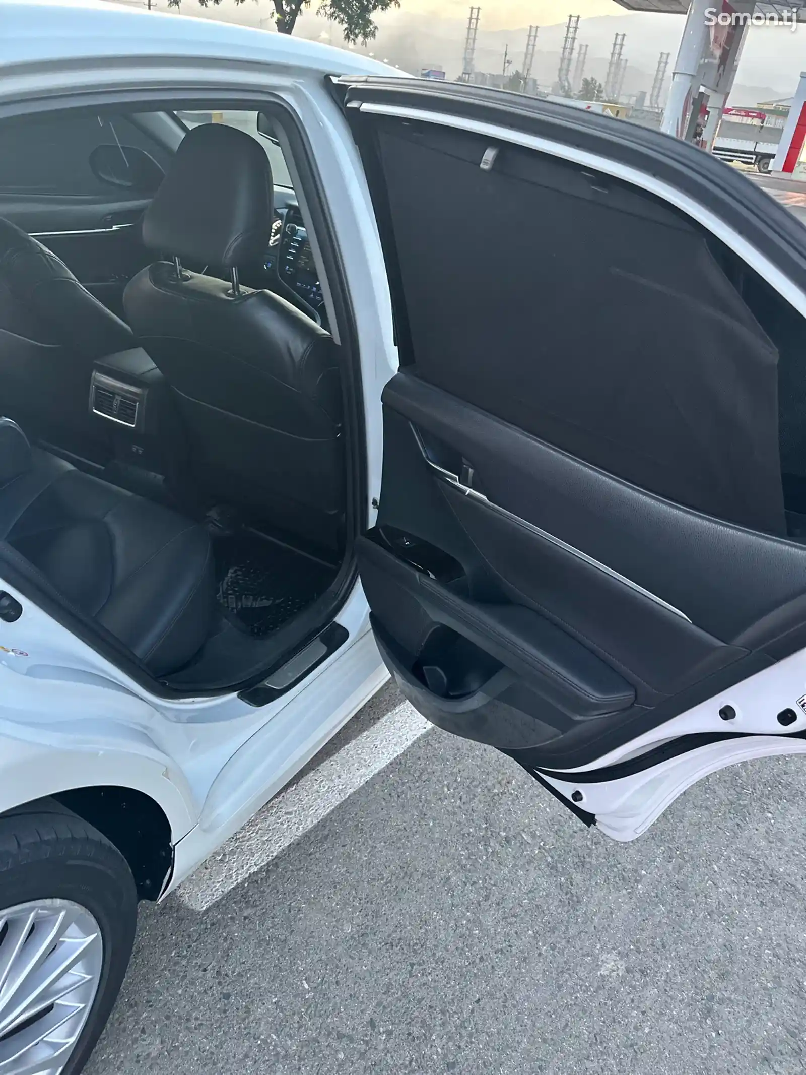 Toyota Camry, 2019-10