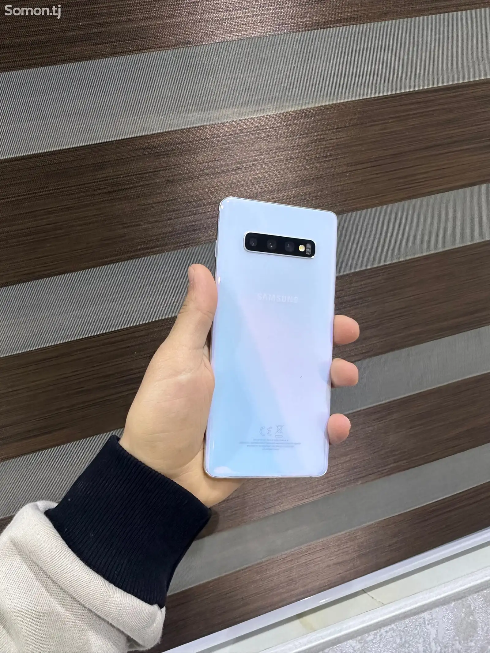 Samsung Galaxy S10+-1