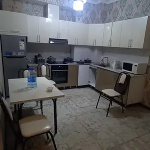 2-комн. квартира, 4 этаж, 70м²,  "Екут-2000"