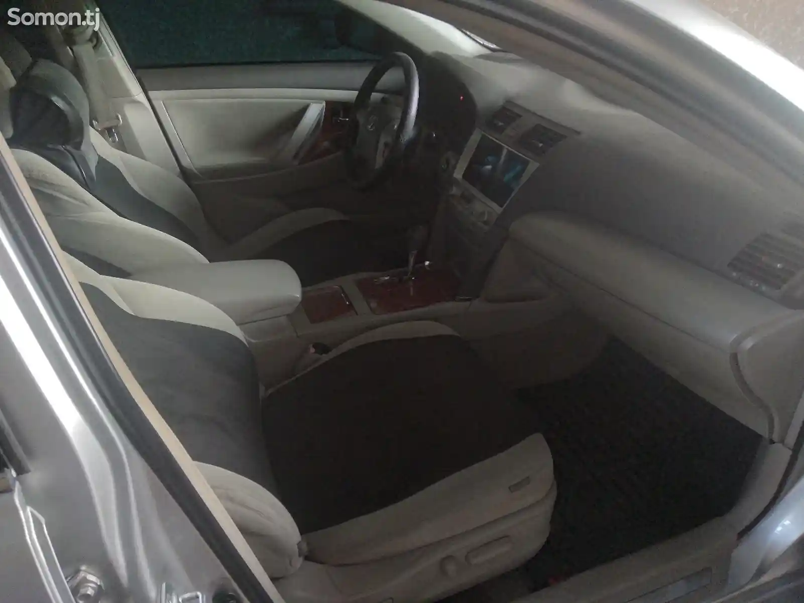 Toyota Camry, 2010-4