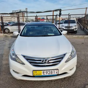 Hyundai Sonata, 2010