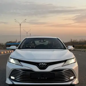 Toyota Camry, 2018