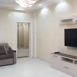 2-комн. квартира, 7 этаж, 75м², Дом печати