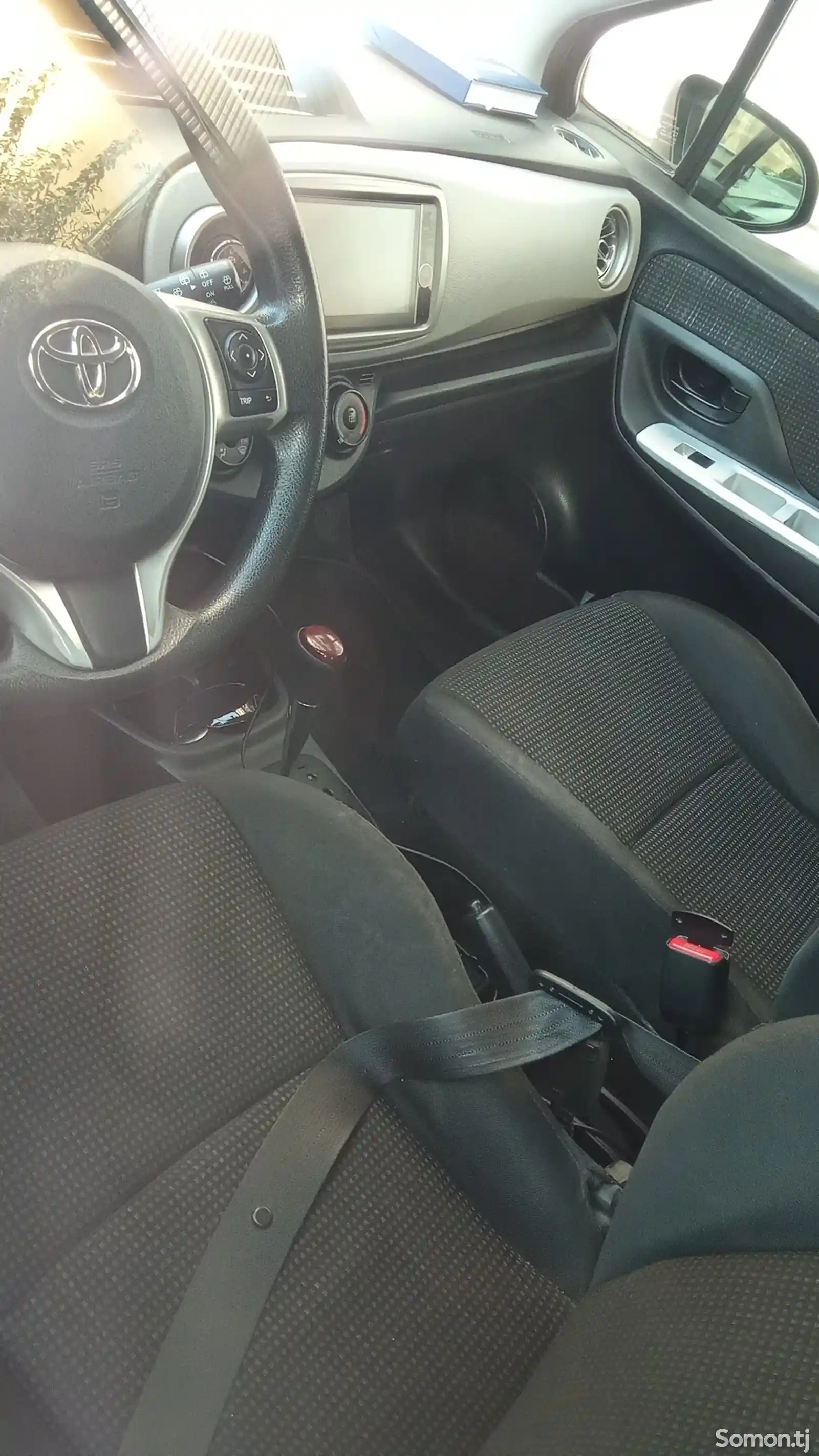 Toyota Vitz, 2015-4