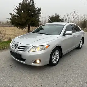 Toyota Camry, 2010