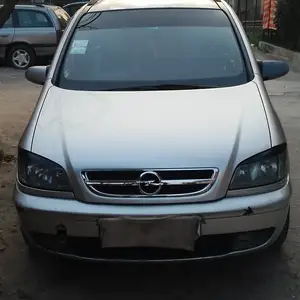 Opel Zafira, 2004