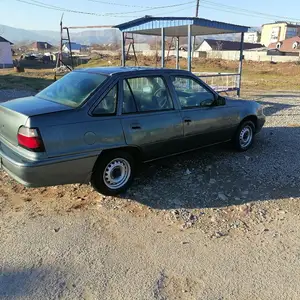 Daewoo Nexia, 1996