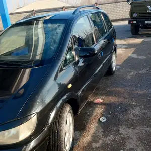 Opel Zafira, 2001