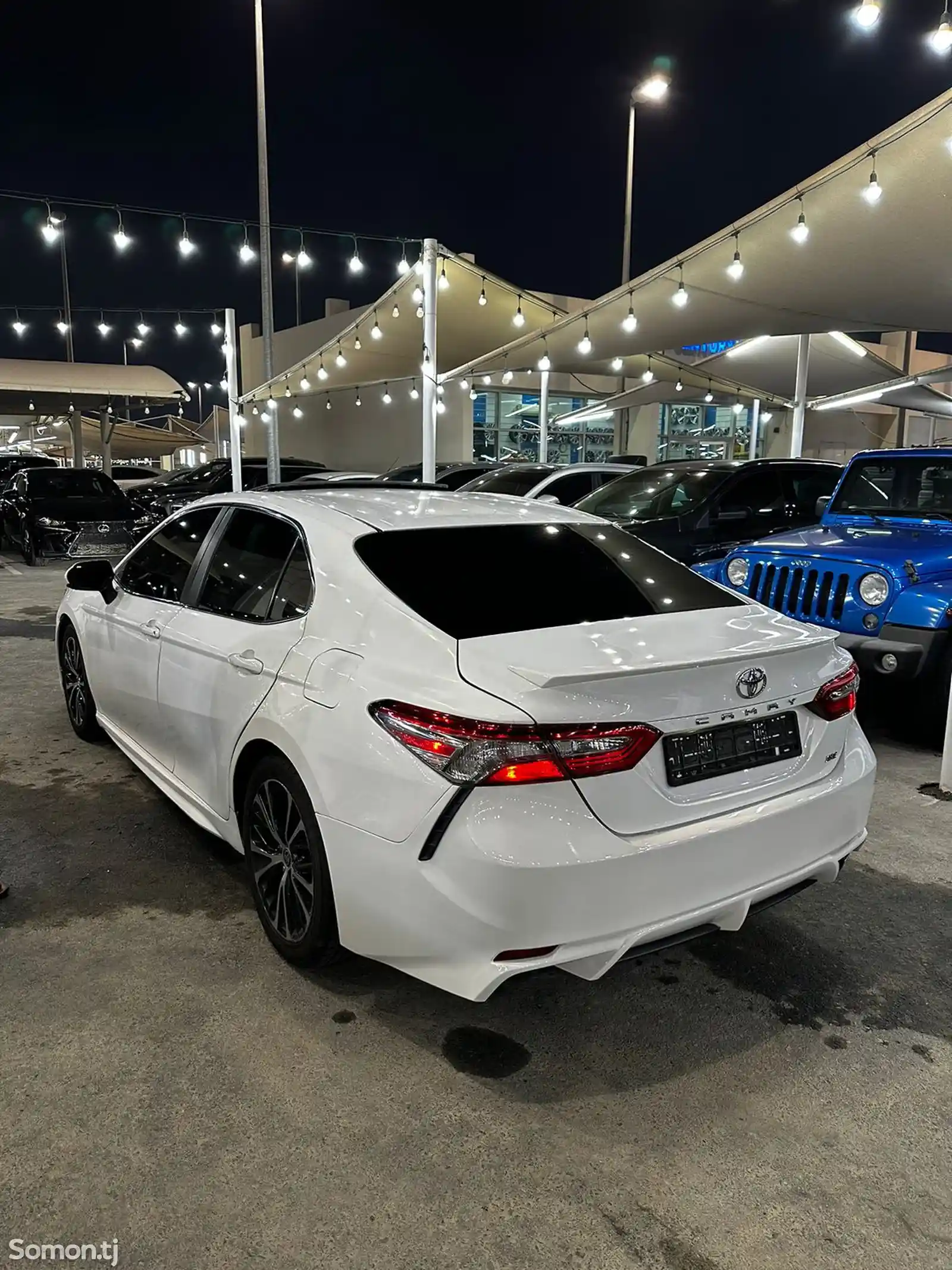 Toyota Camry, 2018-1