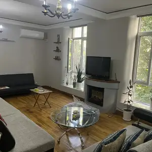 2-комн. квартира, 2 этаж, 100м², Шохмансур, театр оперы и балета