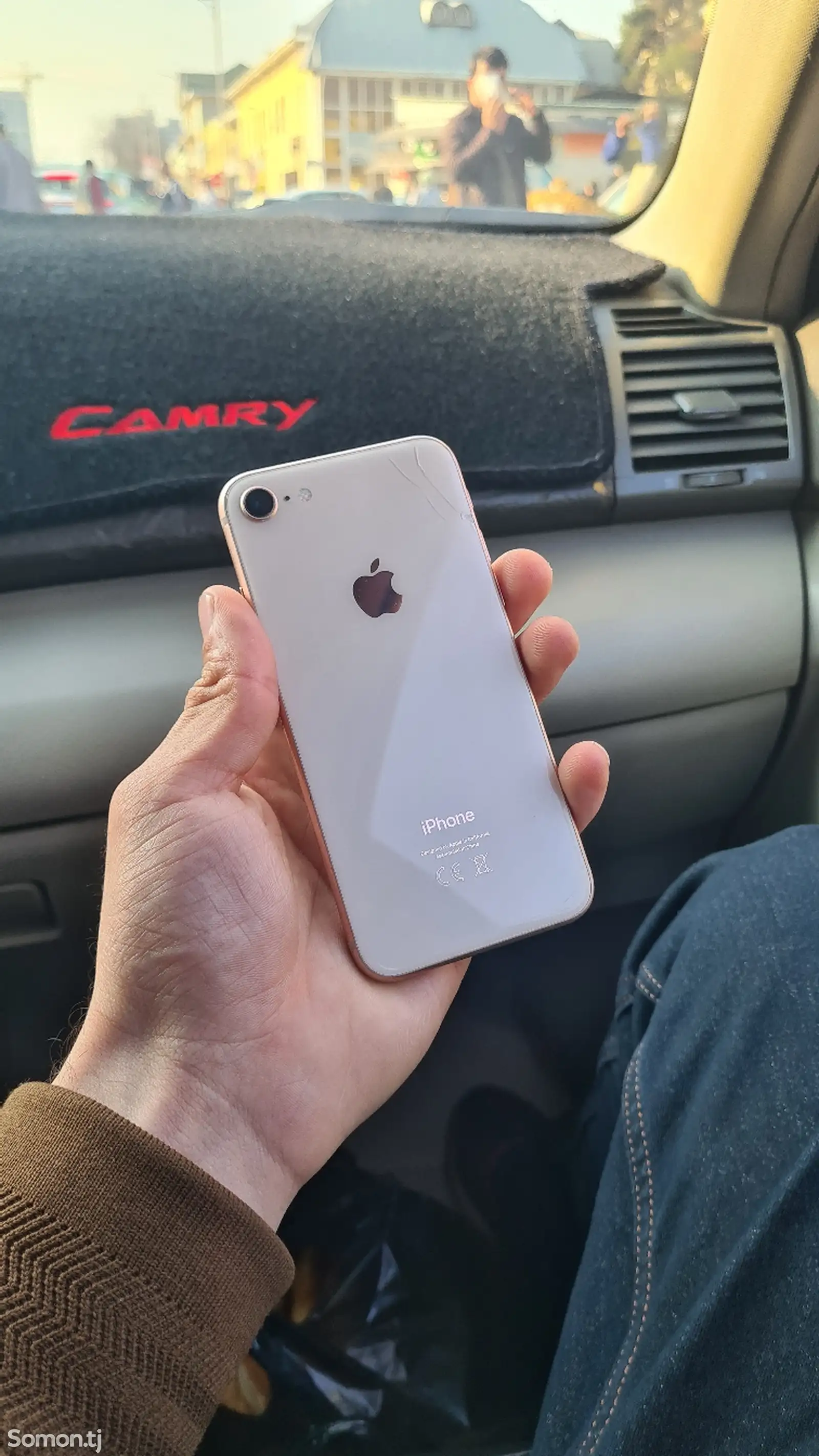 Apple iPhone 8, 64 gb, Gold-1