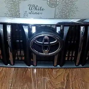 Решетка радиатора от Toyota Prado