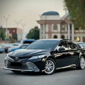 Toyota Camry, 2018