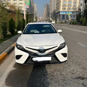 Toyota Camry, 2018