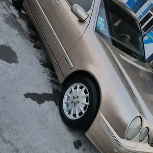 Mercedes-Benz E class, 2001