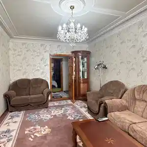 3-комн. квартира, 4 этаж, 80 м², 92 мкр Ресторан Райхона