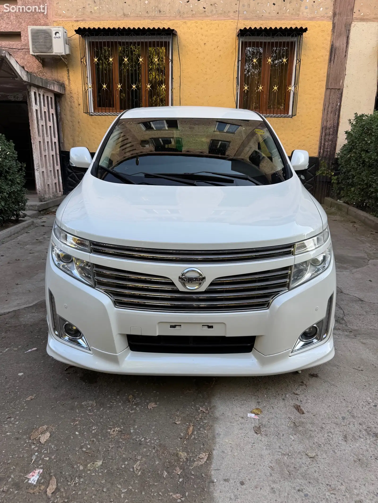 Nissan Elgrand, 2014-1