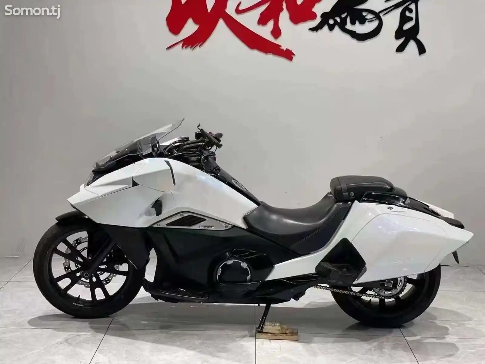 Мотоцикл Honda Concept Batman Chariot NM4-02 750сс на заказ-4
