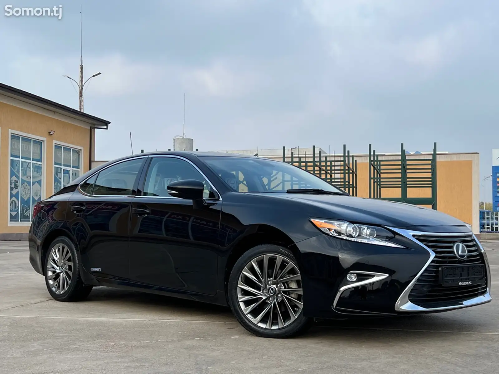 Lexus ES series, 2015-2