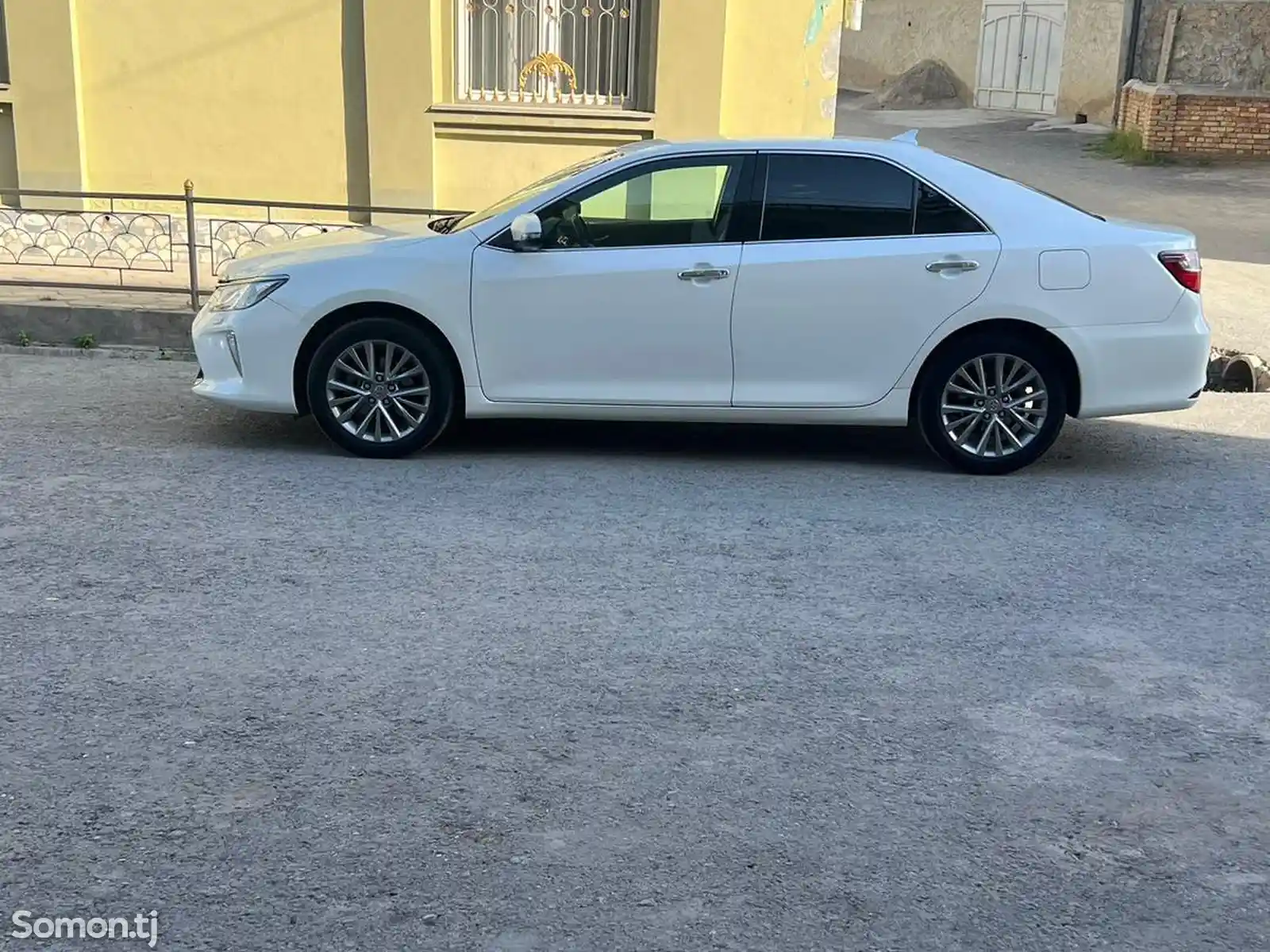 Toyota Camry, 2015-1