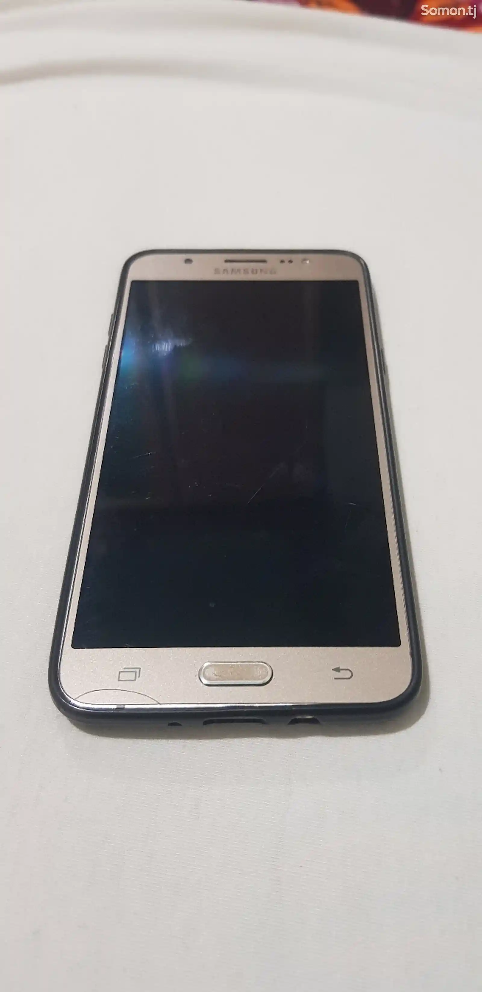 Samsung Galaxy J7, 2016-1