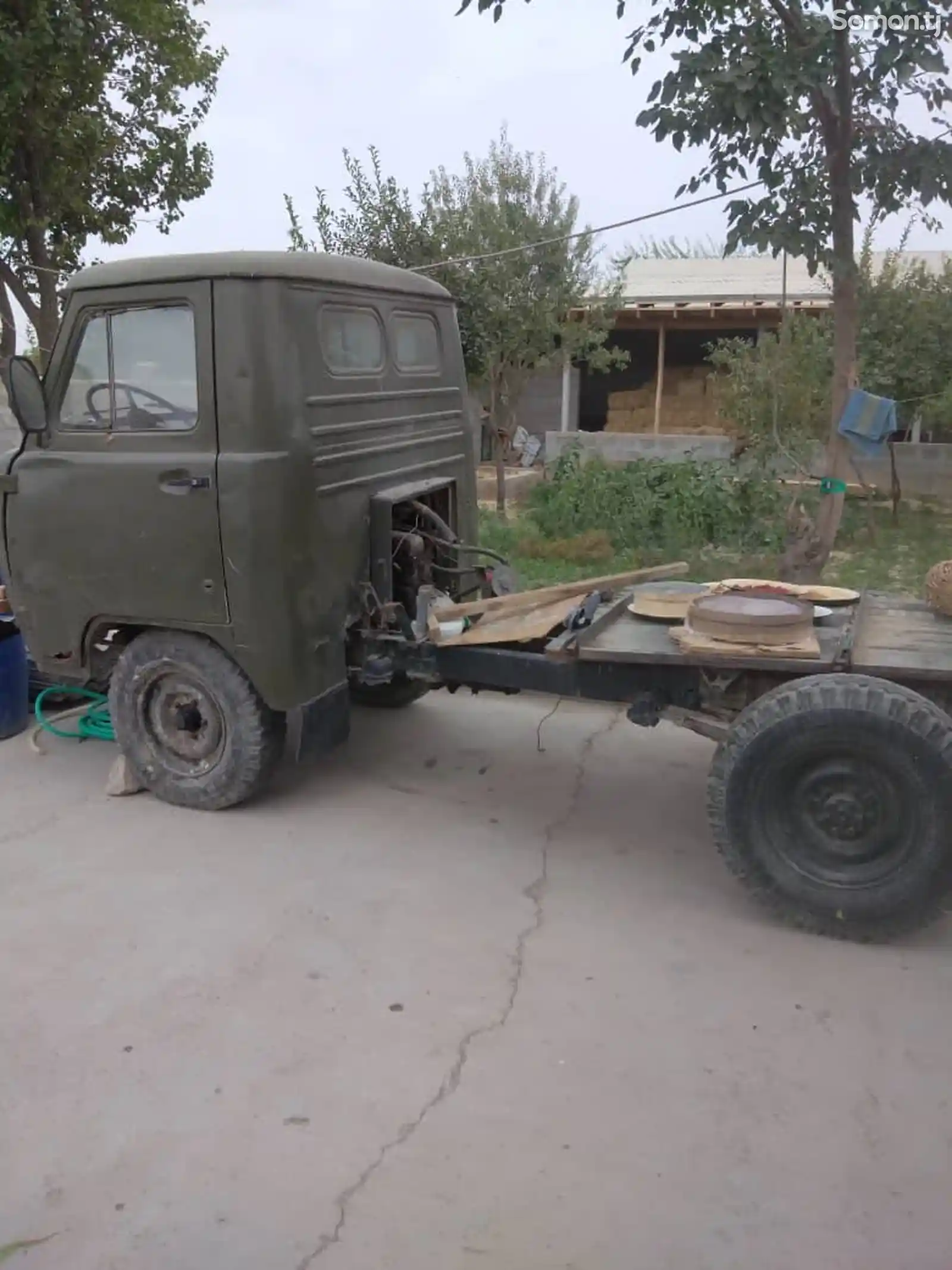 Бортовой автомобиль УАЗ ,1985 на запчасти-1