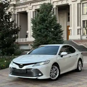 Toyota Camry, 2020