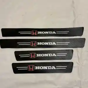 Защитная наклейка на пороги Honda