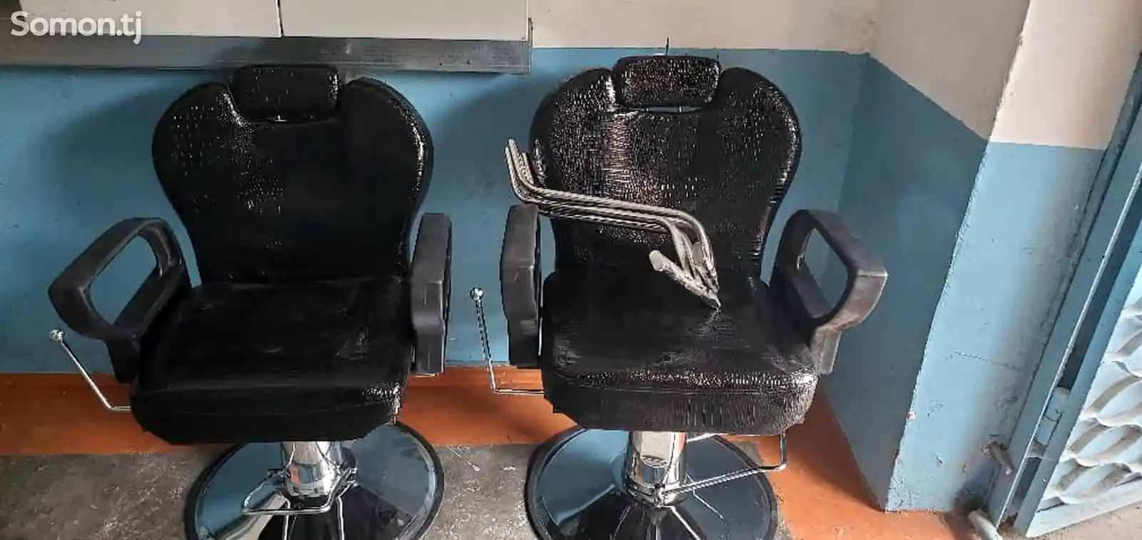 Кресло и стол для парикмахерской-8
