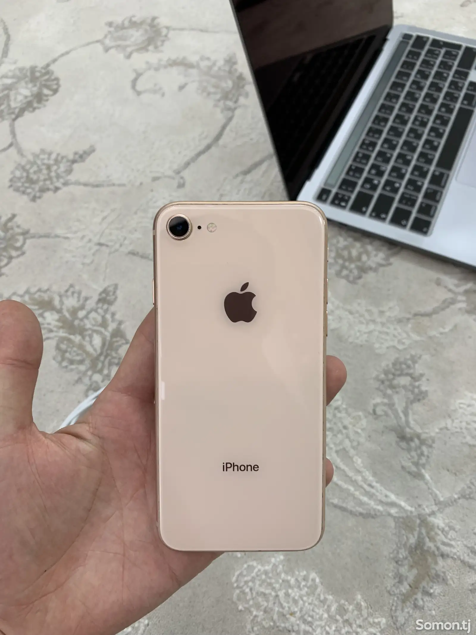 Apple iPhone 8, 64 gb, Gold-1