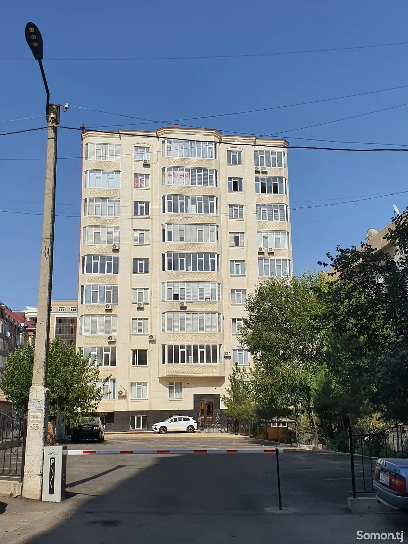 3-комн. квартира, Цокольный этаж, 88 м², 19мкр-1