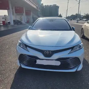 Toyota Camry, 2019