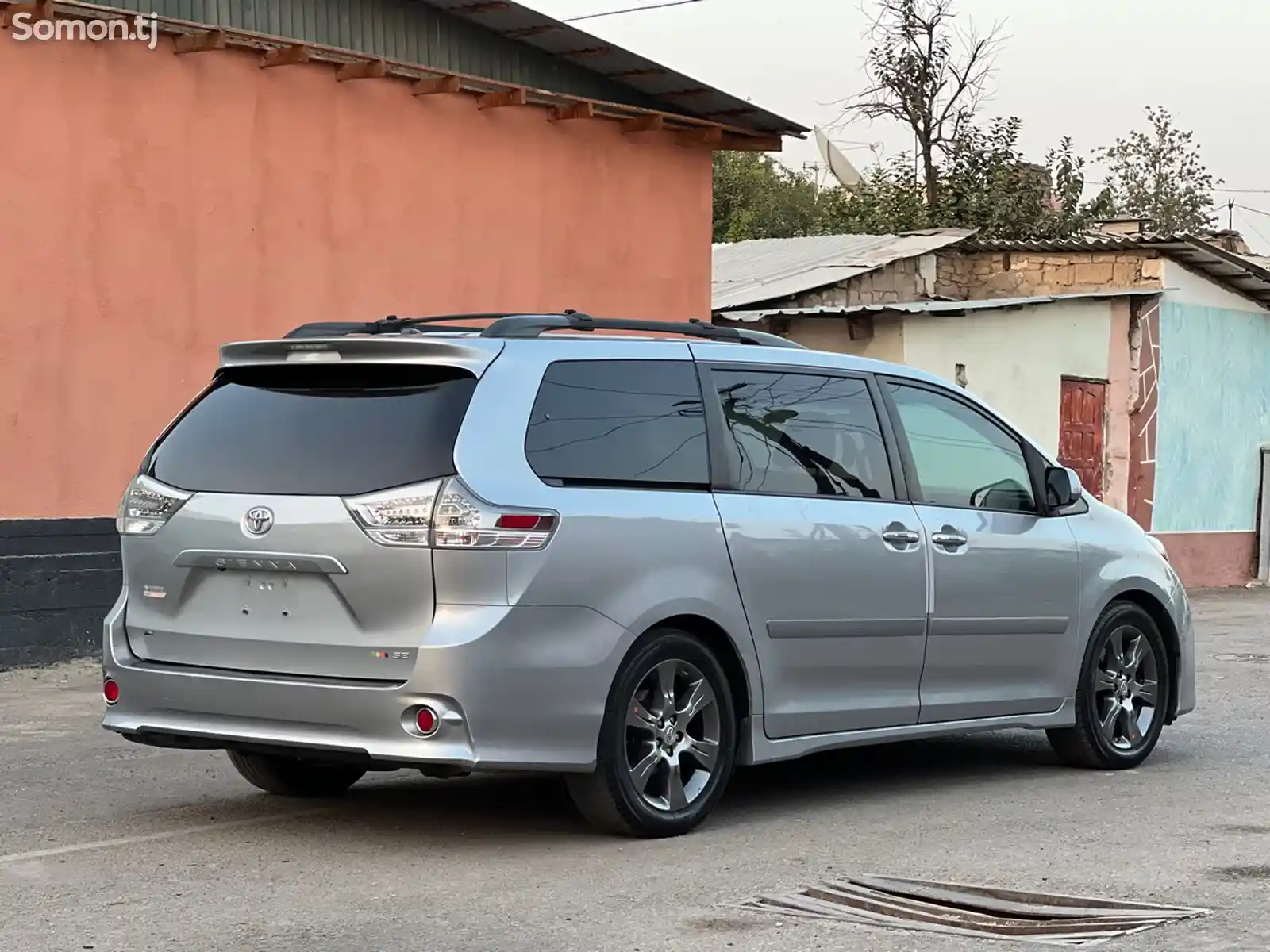 Toyota Sienna, 2016-5