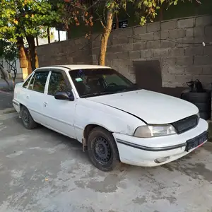 Daewoo Nexia, 1995