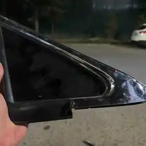 Форточка переднего окна пассажира от Lexus