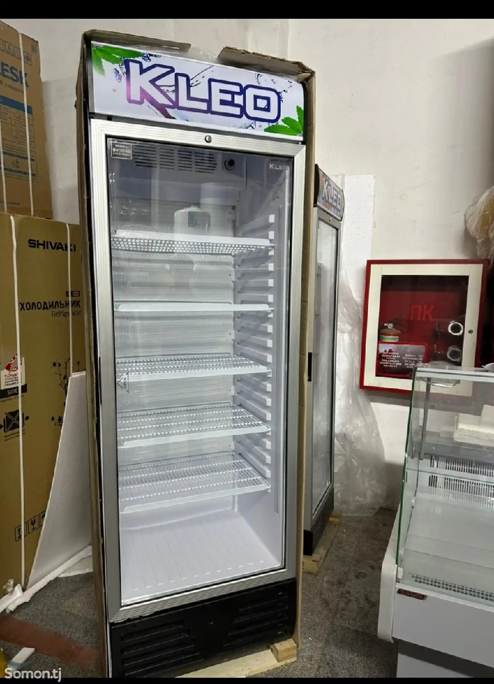 Витринный холодильник KLEO