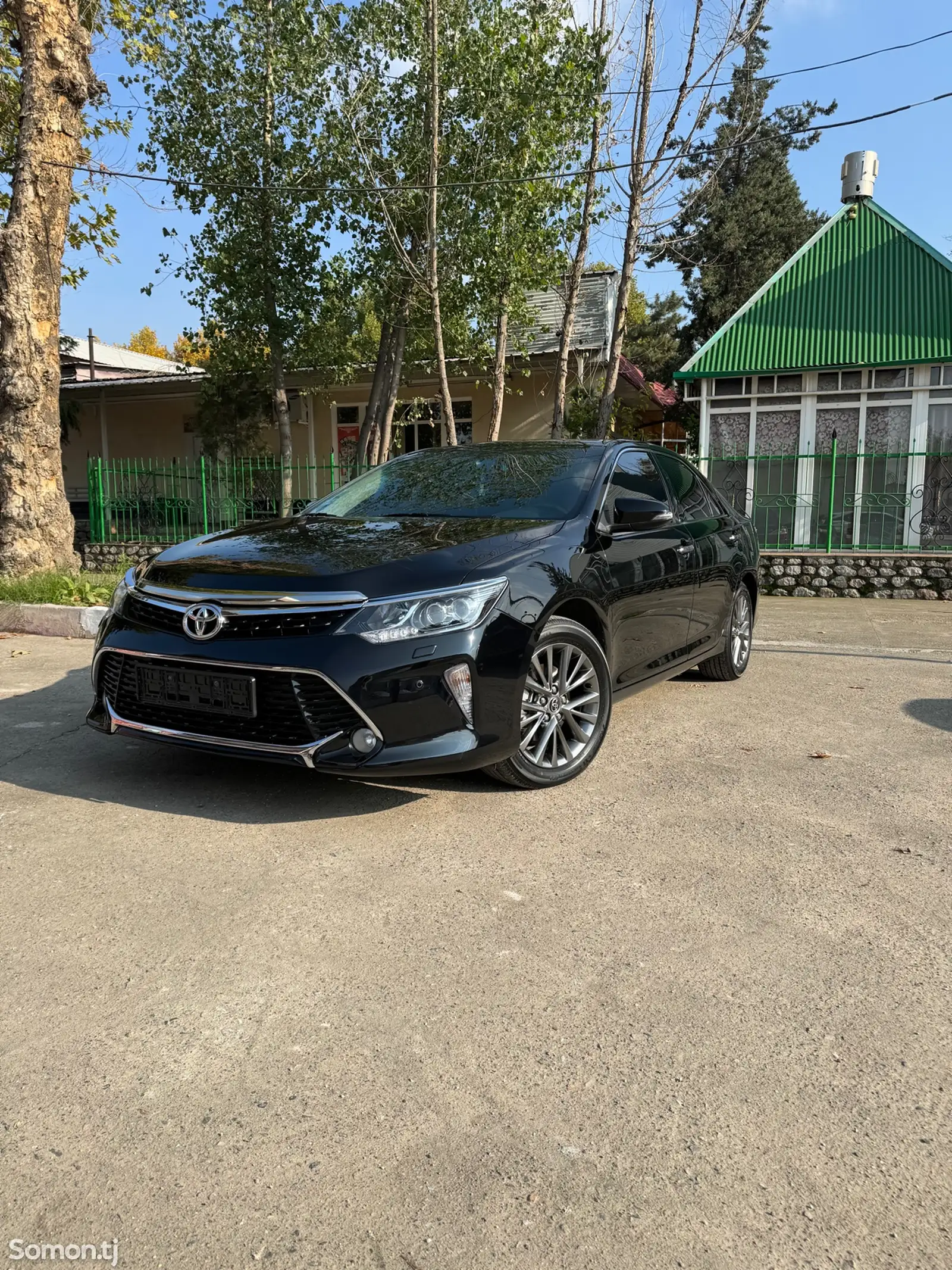 Toyota Camry, 2017-1