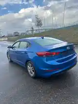 Hyundai Elantra, 2017-4