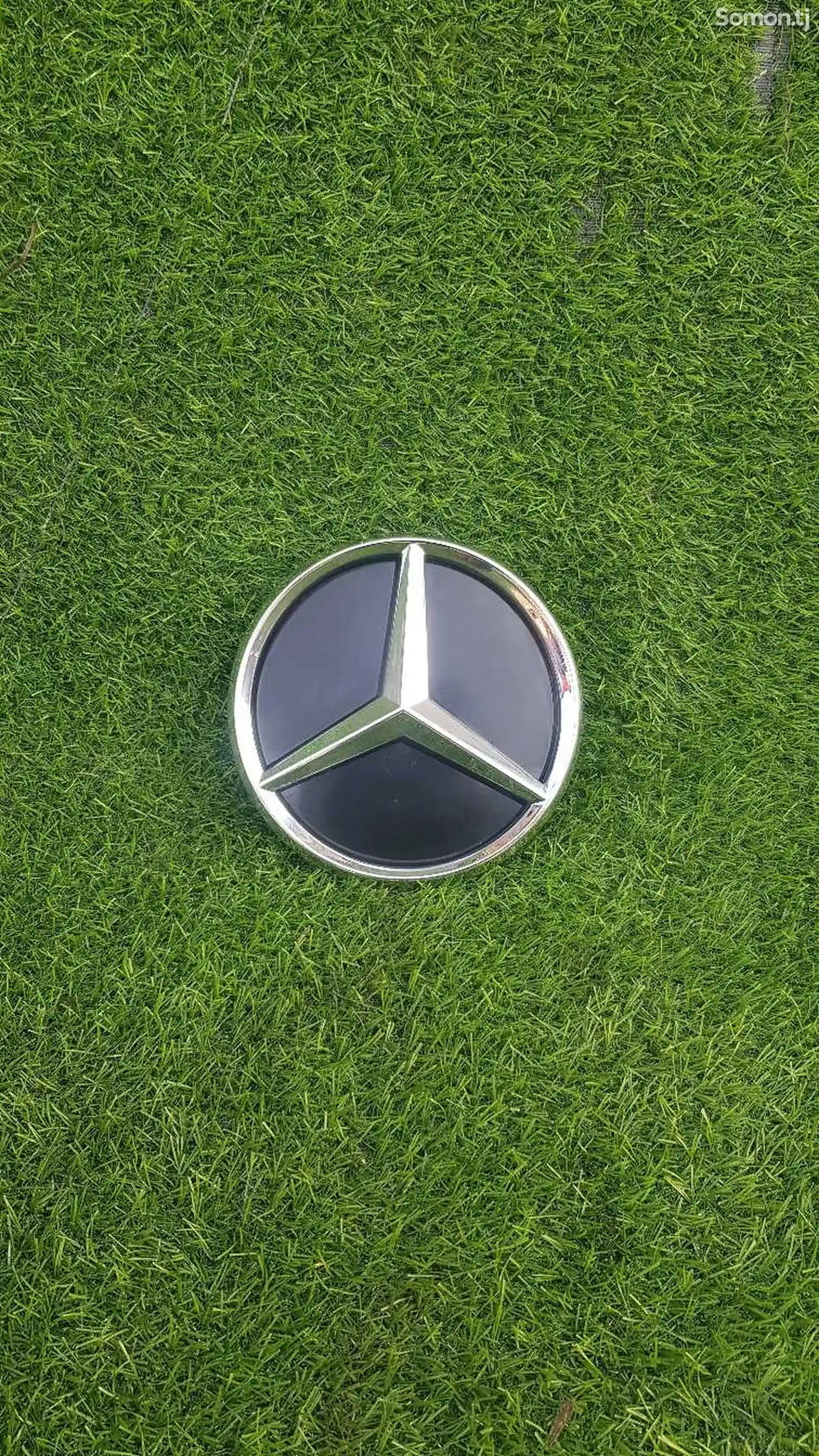 Знак облицовки от Mercedes W204-2