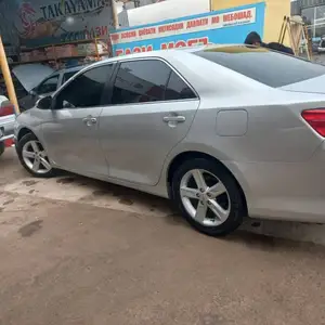 Toyota Camry, 2014