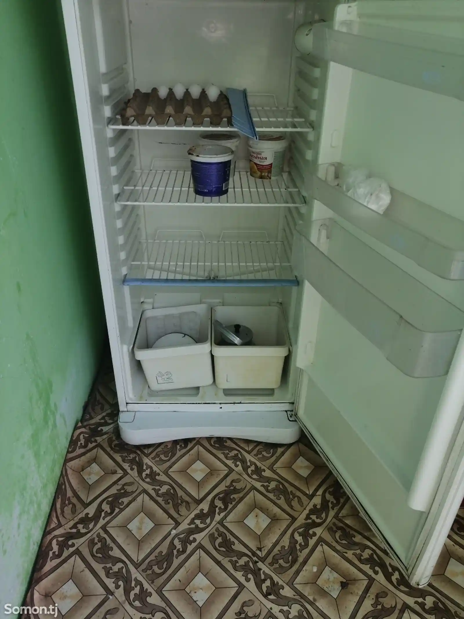Холодильник Indezit-2