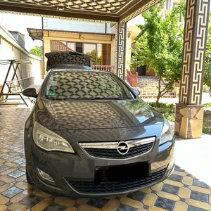 Opel Astra J, 2010