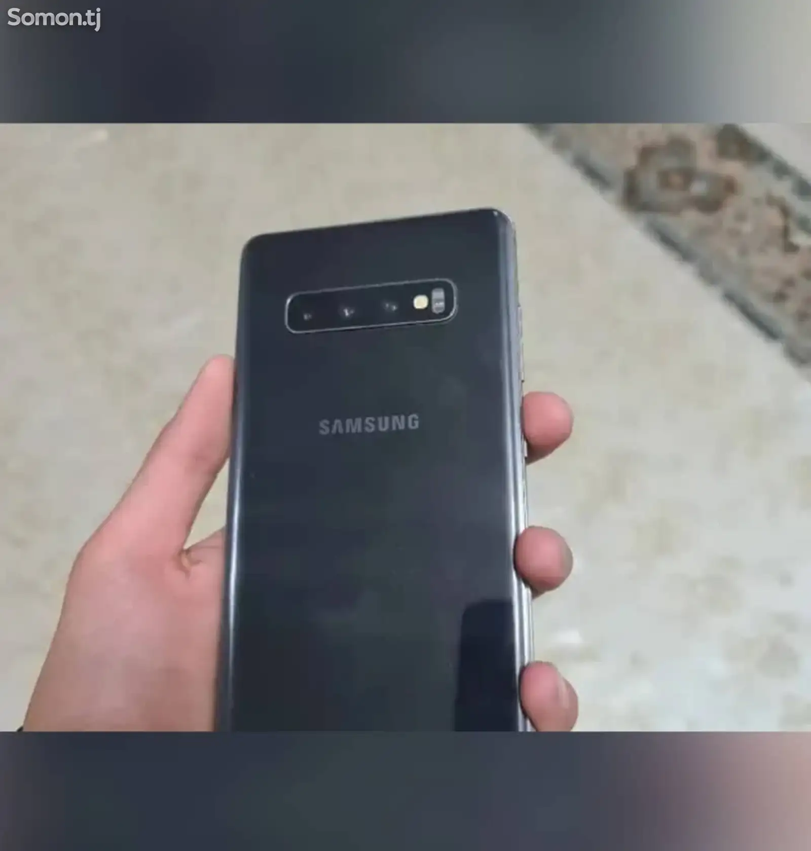 Samsung Galaxy S10 Plus-1